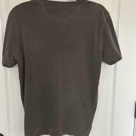 Banana Republic Women’s Gray GraphicTee Shirt Short Sleeve V-Neck Size Medium - Picture 4 of 8